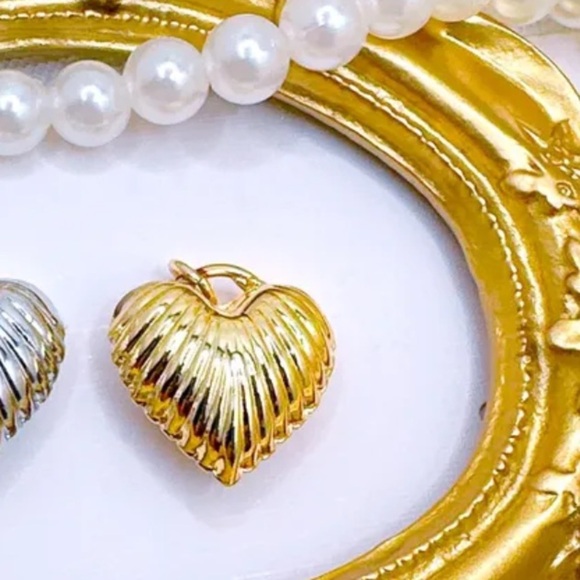 Jewelry - Cute Etched Puffy Heart Pendant Charm in 18K Gold (Bail Not Included)